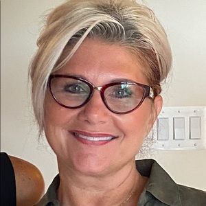 Meet your Posher, Tina